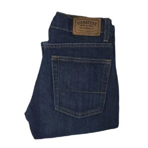 Levi Signature Slim Straight Leg Jeans